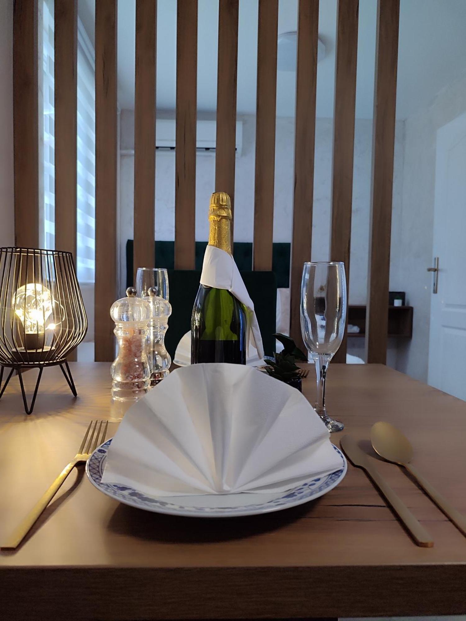 Studio Apartman Free Parking Rubikon Белград Екстериор снимка
